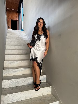 VESTIDO DE CETIM COM RENDA OLGA