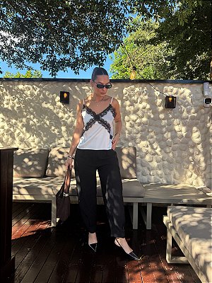 BLUSA DE CETIM E RENDA LUCY