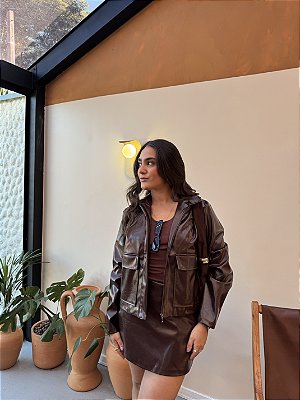 JAQUETA EM COURO SINTÉTICO BETINA
