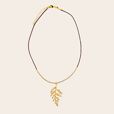 Colar Folha de Tuia 1 Fio com canutilhos