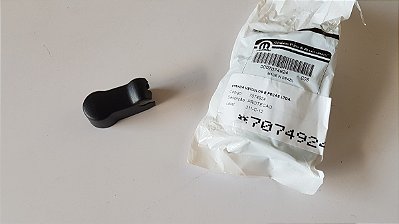 Proteção acabamento braço limpador Traseiro Uno Elba Original