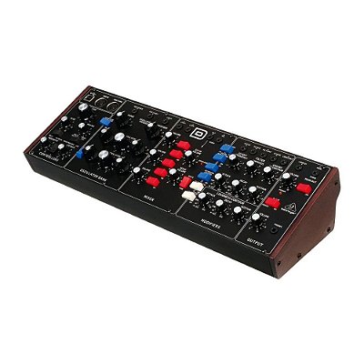 Sintetizador Analógico MODEL D - BEHRINGER
