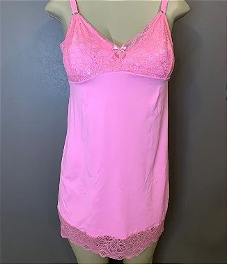 Camisola curta com calcinha em poliéster e renda na cor rosa