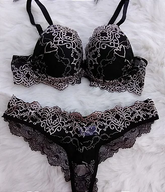 Lingerie conjunto de sutiã e calcinha renda preta e bege com bojo e aro