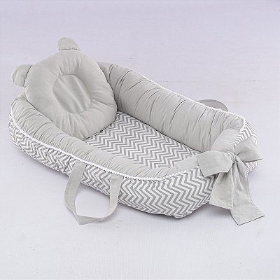 Ninho Para Bebê Redutor De Berço Pompom Chevron Cinza