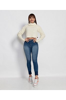 Calça Jeans Feminina Skinny Midi Lavagem Média Com Detalhes na Barra
