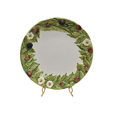 Prato raso com relevo de Morangos