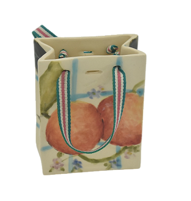 Sacolinha Laranja fundo off white