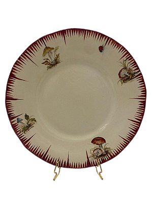 PRATO RASO AMASSADO PINCELADO VERMELHO E DESENHO DE COGUMELO