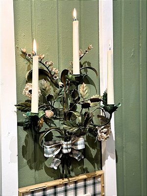 ARANDELA DE FERRO COM FLORES