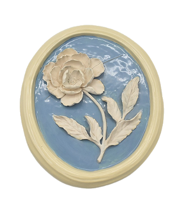 QUADRO OVAL FUNDO AZUL COM HIBISCO LADO ESQUERDO