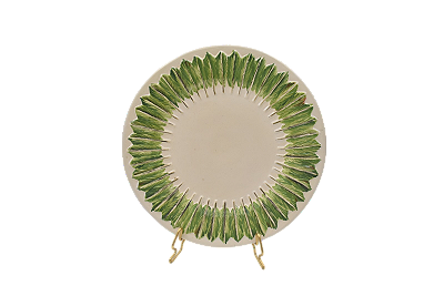 Prato sobremesa com relevo penas verdes na borda