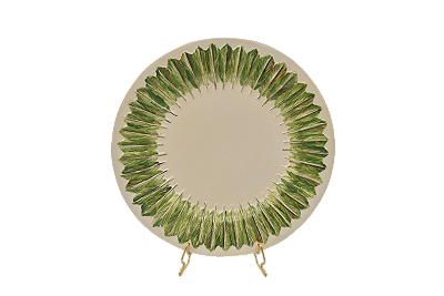 Prato raso com relevo de penas verdes na borda