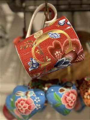 Caneca Vermelho "C" - Alphabet Mugs