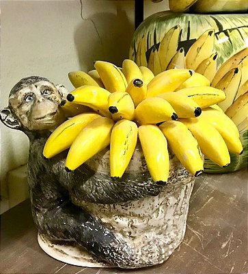 MACACO COM BANANAS