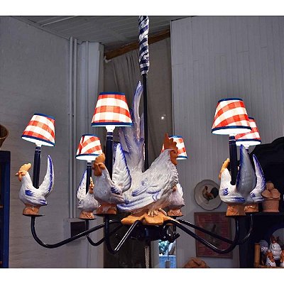 LUSTRE DE GALO TERRACOTA BRANCO E AZUL COM 6 BRAÇOS