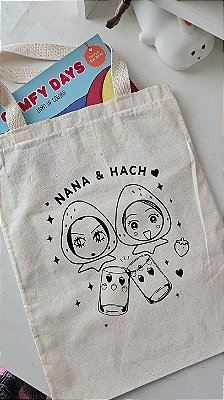 Sacola Ecobag "Nana e Hachi" - . 30x40cm, Algodão crú
