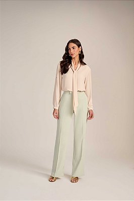 BLUSA RAMO SELVAGEM DE CREPE COM GOLA LENCO BEGE MANTEIGA