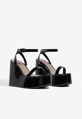 SANDÁLIA SCHUTZ PLATAFORMA DE VERNIZ PRETO