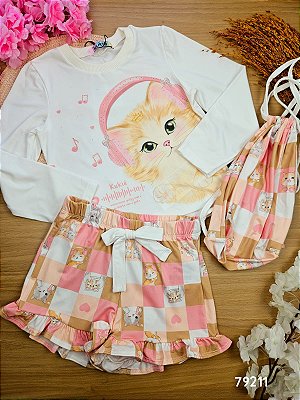 Conjunto de Pijama Blusa Manga Longa e Shorts em Malha Comfy (acompanha mochilinha) Kukiê