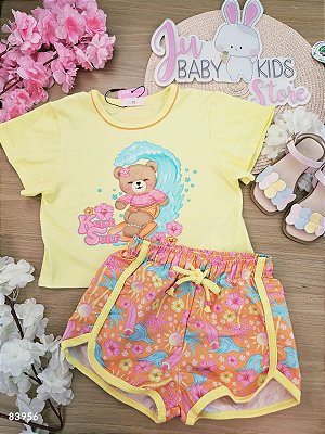 Conjunto de Blusa Boxy Over em Meia Malha e Shorts em Nylon Kukiê Infantil Menina