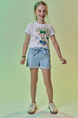 Blusa em Meia Malha Algodão Prime Conforto Para Vibrar Pelo Brasil! Estampa com a Ursinha Da Torcida Infanti Laço Aplicado e Detalhes em Strass. Infanti Infantil Menina
