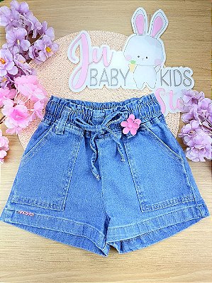 Shorts em Jeans com Elastano. Acompanha Presilha de Cabelo Infanti