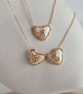 Colar Pingente Filhos Resina Perolada Ouro 18k