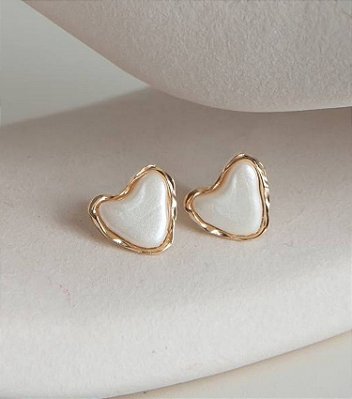 Brinco Coração Resina Perolada Ouro 18k