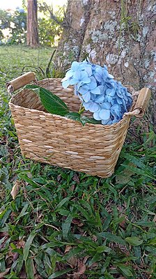 Cesto com alça de bamboo