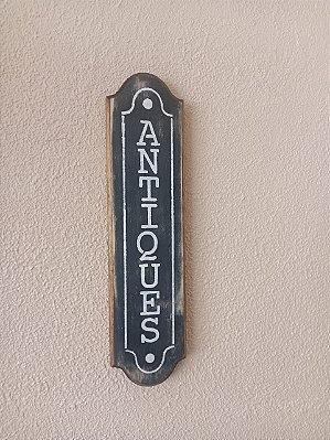 Placa Antiques - Preta