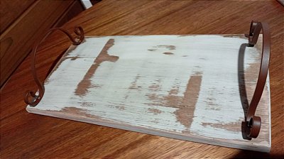 Bandeja com Alças de Ferro