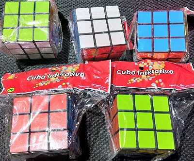 Brinquedo cubo magico shark