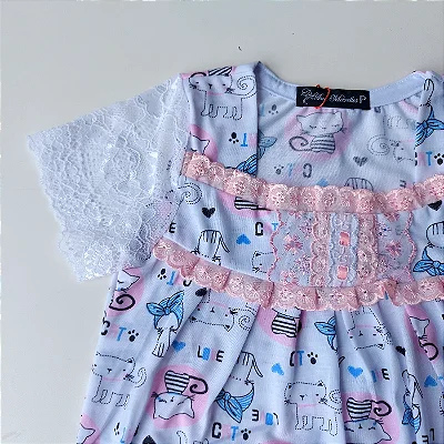 Camisola Infantil Isadora manga na Renda barrada Estampa gatinha tira bordada rosa bebê