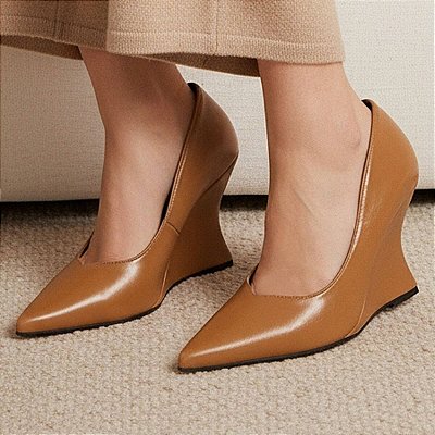 Scarpin Anabela Salto Geométrico Escultural Curvo Caramelo AVS 98.002C
