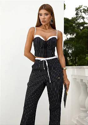 CONJUNTO ALFAIATARIA CALCA + CROPPED RISCA DE GIZ MARIA GUEIXA
