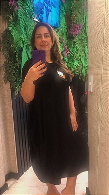 Vestido Midi em Moletinho Preto Manga Curta com bolsos externos