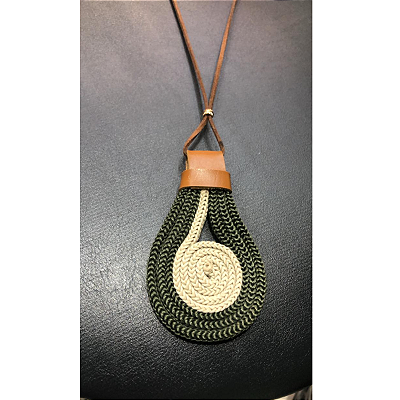 Colar Longo Ajustável em Couro Ecológico -  Gota Verde_Off White