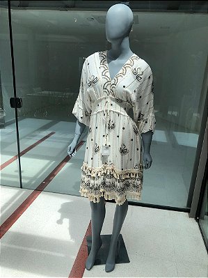 Vestido Curto Boho Chic Branco e Preto