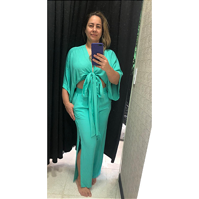 Cropped de Manga e Amarração na Frente em Viscose Tiffany