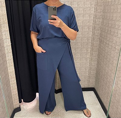 Calça Texturada em Malha Azul Marinho