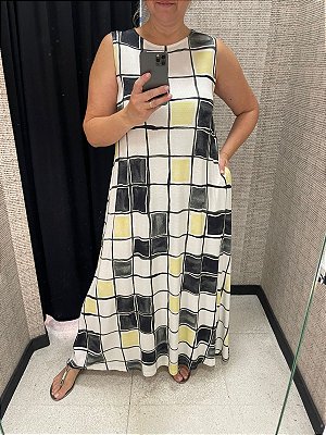 Vestido linha resort em viscose estampa quadriculada com bolso lateral sem manga - TAM único