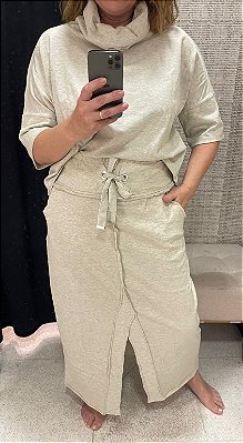 Conjunto de blusa com gola e saia em moletinho mescla bege - TAM G