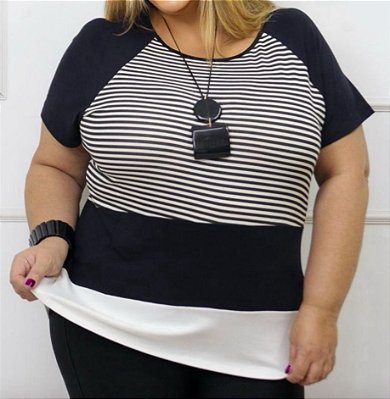 Blusa manga curta listras pretas e off white plus size