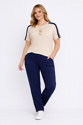 Conjunto Blusa Bege com detalhe na manga e calca azul marinho em malha Plus Size