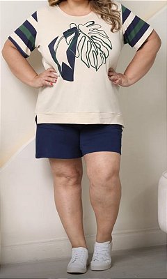 Conjunto de blusa manga curta e bermuda tons azul marinho e bege Plus Size