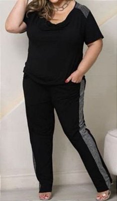 Conjunto Blusa manga curta e calça preto com detalhe na lateral das mangas e da calca prateado com bolsos frontais Plus Size