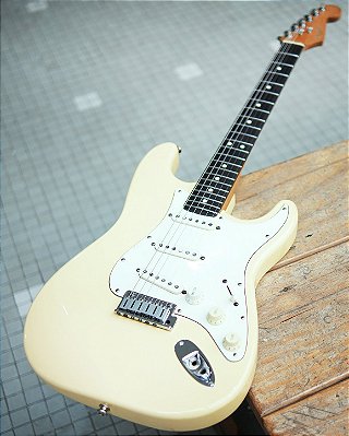 Fender American Standard Stratocaster 1996 Vintage White (usada)