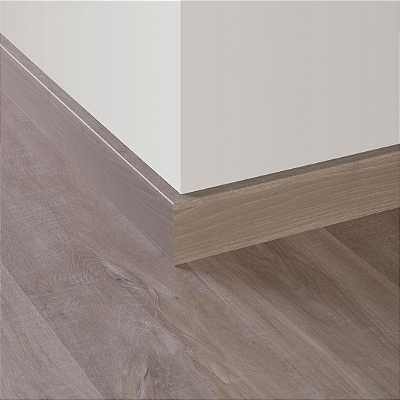 RODAPÉ QUICK STEP MDF 8CM BORDER CARVALHO NATURAL HAVANA COM MARCAS DE SERRA QSMN1656 - 2,40M