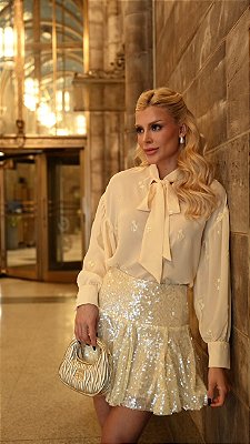 Conjunto Curto Amarelo Blusa e Saia curta em Paetê Duchees